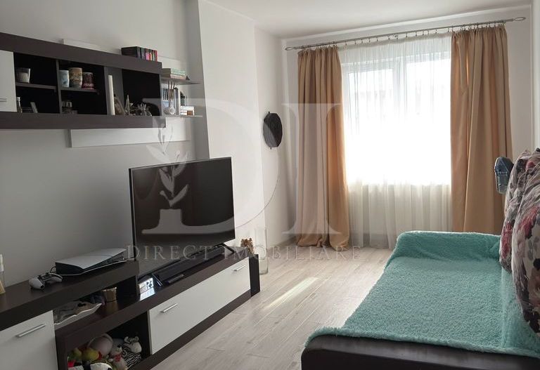 Apartament de vanzare/ Zona  Vivo - Poză 1