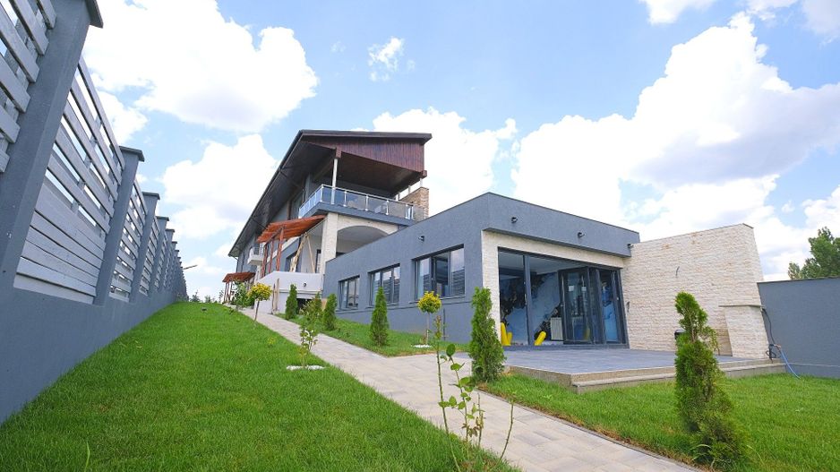 Corbeanca, cu pozitie exceptionala vila D+P+E personalizata - Poză 1