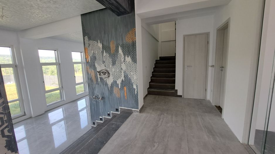 Casa cu piscina interioara si priveliste catre Cetatea Cisnadioarei - Poză 9