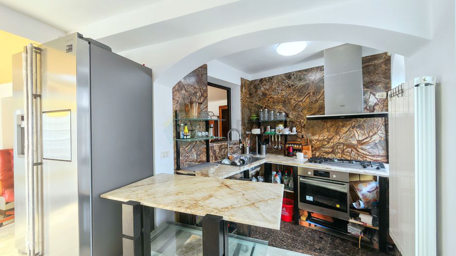 Oportunitate I în Centrul Târgoviștei: Clădire de 498 mp - Poză 4