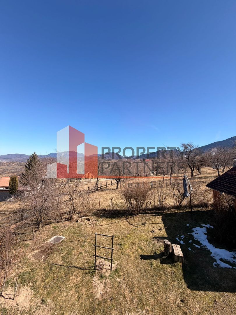 Casă tradițională cu 1800 mp teren  în Sohodol, Bran | Priveliște superba - Poză 11