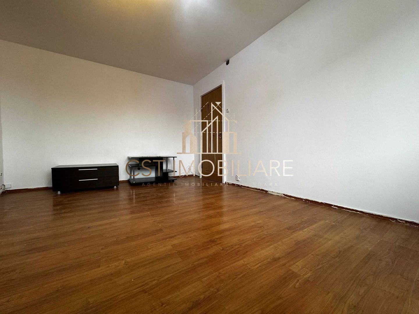 Apartament cu 2 camere / Sever Bocu - Poză 2