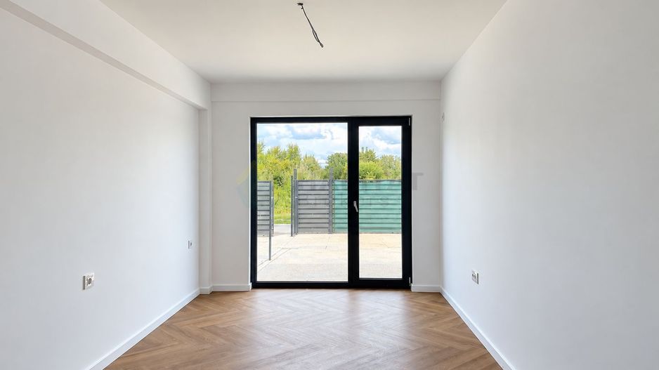 Casa Parter in Complex Finalizat - Poză 8