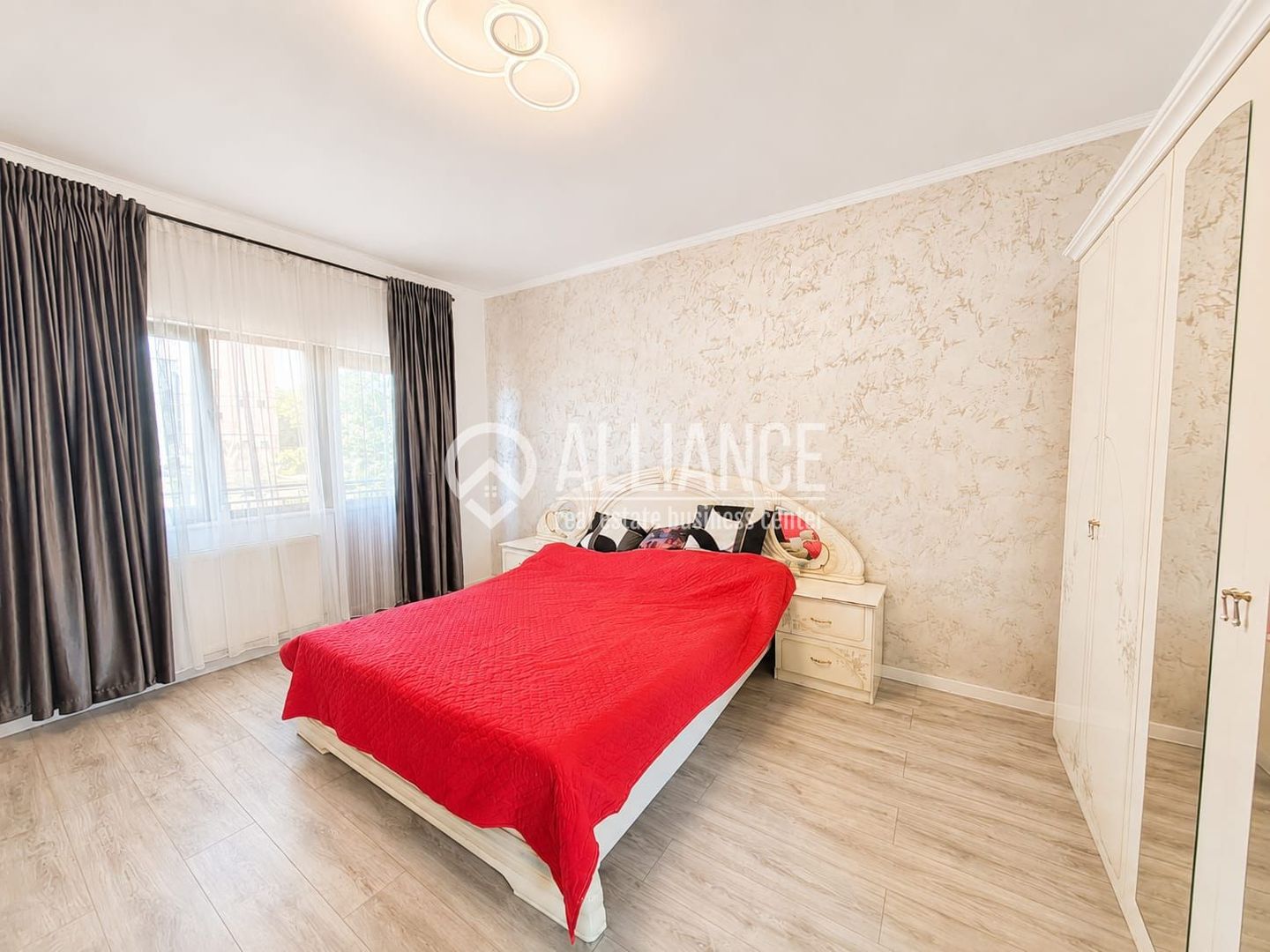 VALU LUI TRAIAN -Casa 6 Camere P+1+M 201 mp utili - Poză 6