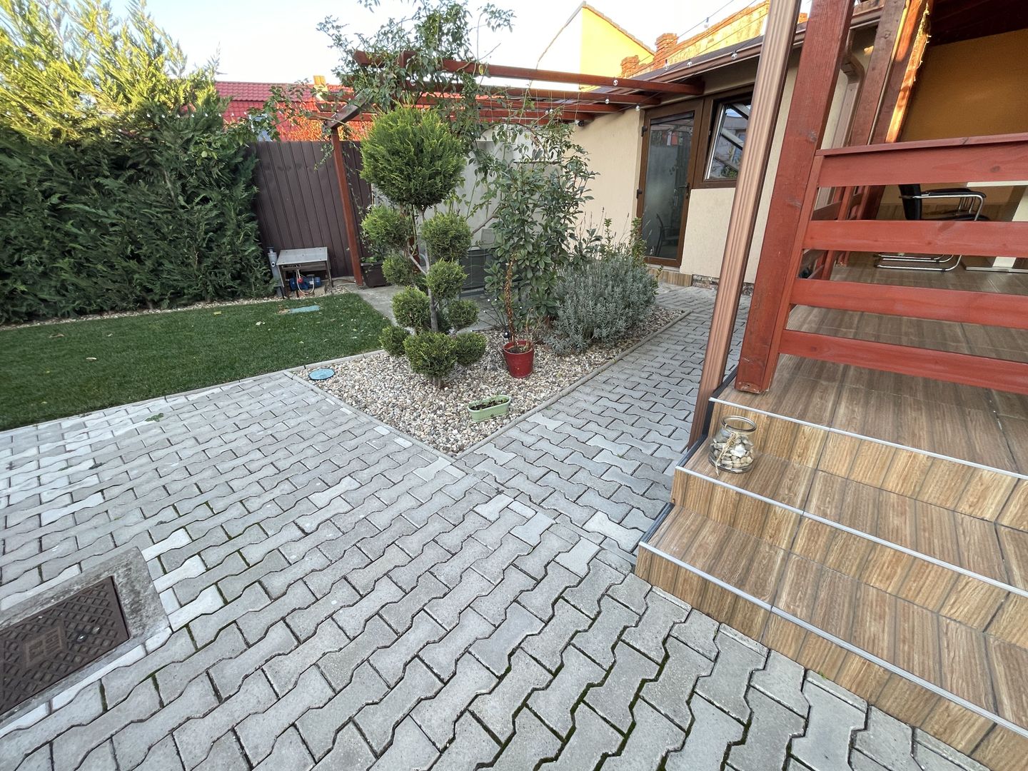 Casa moderna, frumos amenajata in zona Bogdanestilor - Poză 28