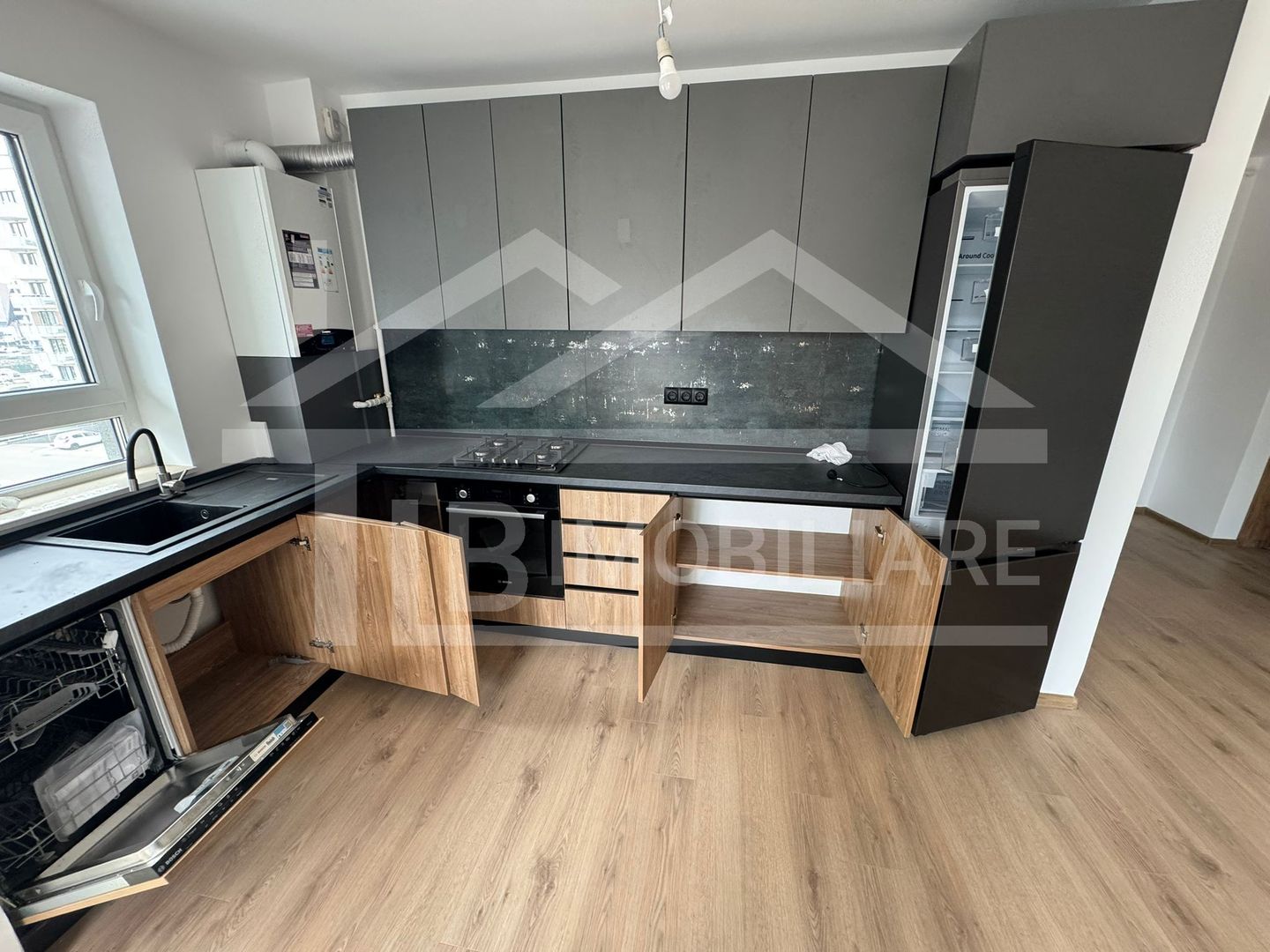 Apartament cu 3 camere, 80mp, parcare, boxa, Zona Maurer - Poză 7