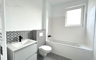 Comision 0. Lift. 2 balcoane. Loc de parcare. - Poză 3