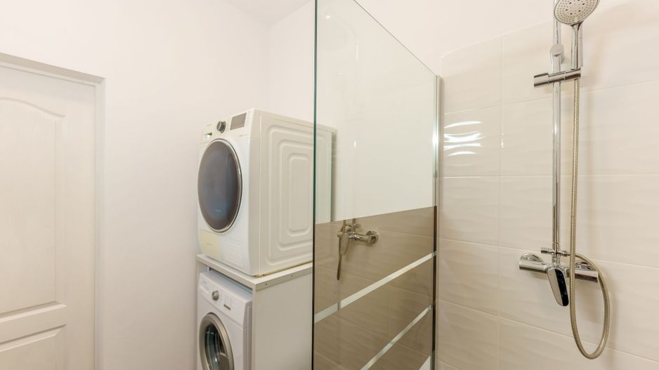 Apartament cu 3 camere la curte comună în Grădiște - Poză 24