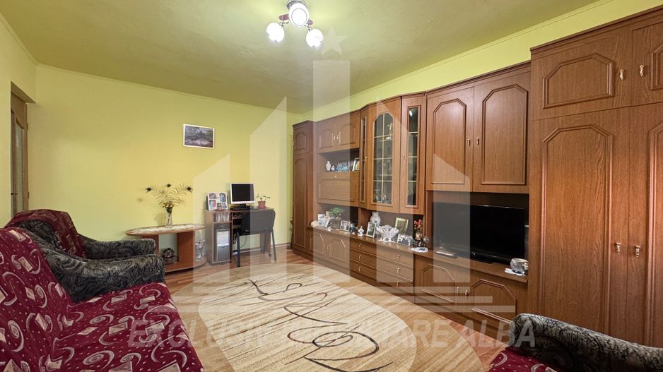 Apartament cu 2 camere decomandate, etaj intermediar, Tolstoi - Poză 1