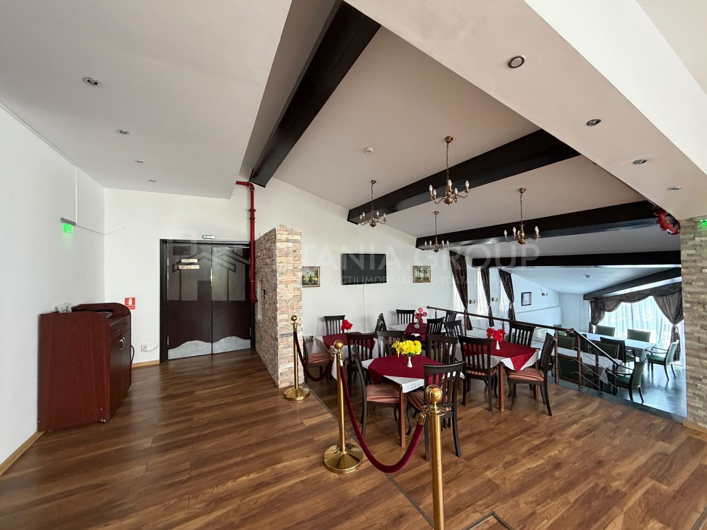 Hotel 4 stele, complet echipat, 30 camere, 6.000 mp teren – Poiana Brașov - Poză 2