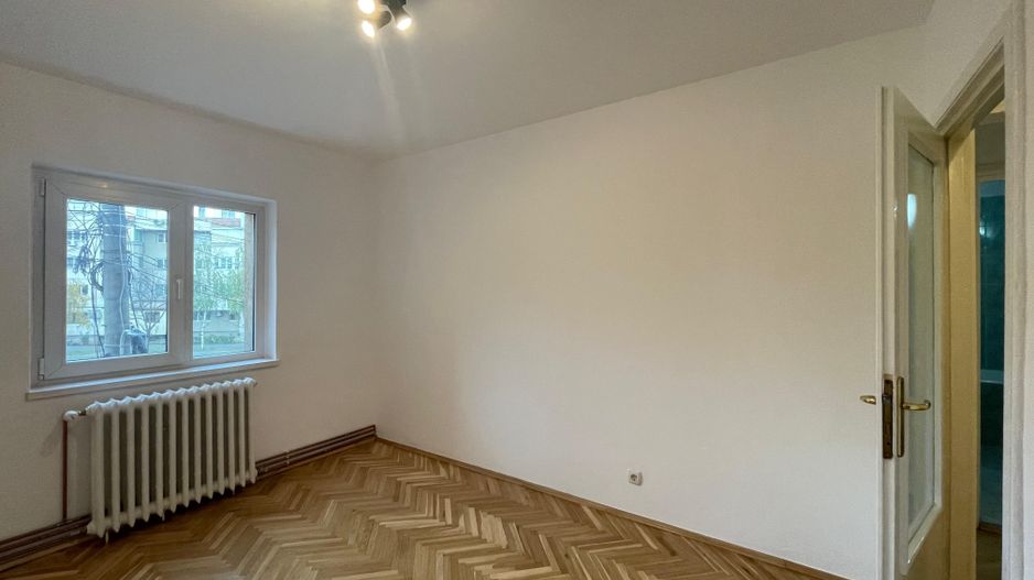 Apartament 3 camere - 2 bai - decomandat - Poză 3
