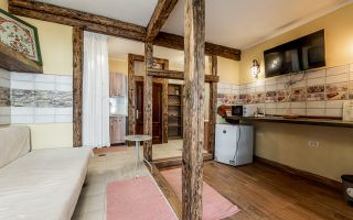 Spatiu comercial cu intrare din strada, fatada in curs de renovare - Poză 4