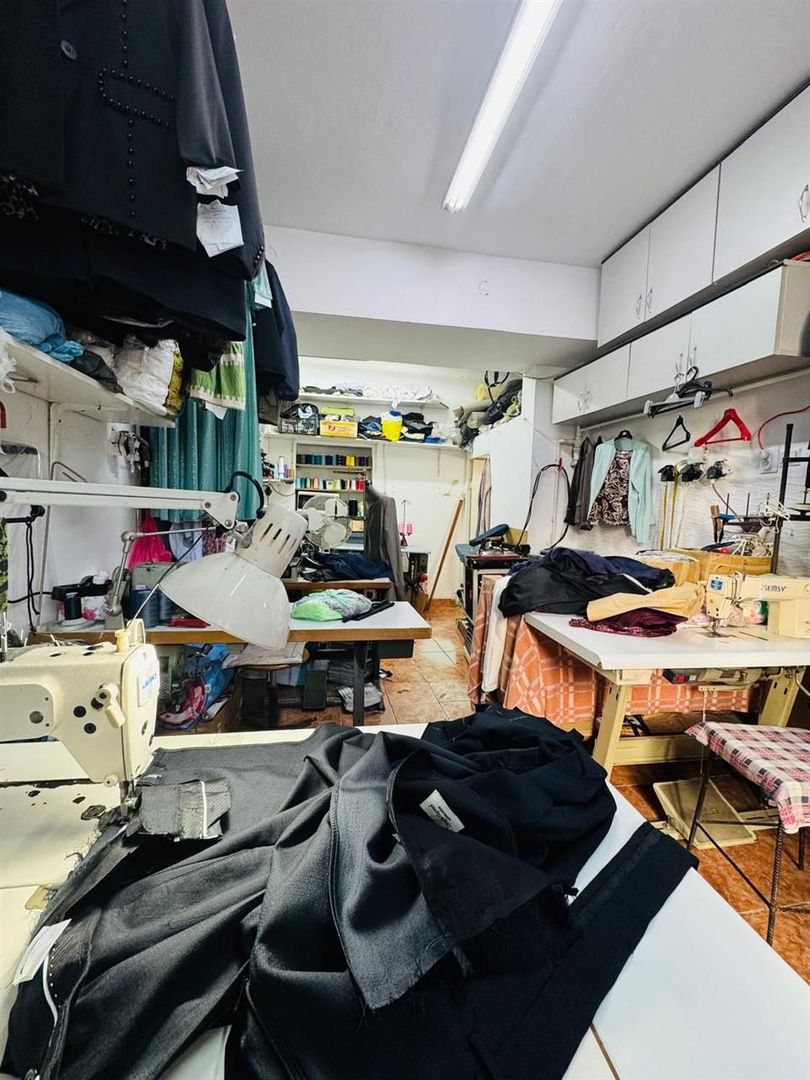 Spatiu comercial la demisol Central cu boxa - Poză 3