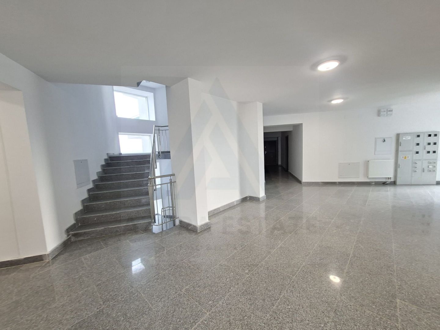 Studio 37.5 mp utili cu balcon 7.3 mp si baie generosa in zona Rahovei - Poză 10