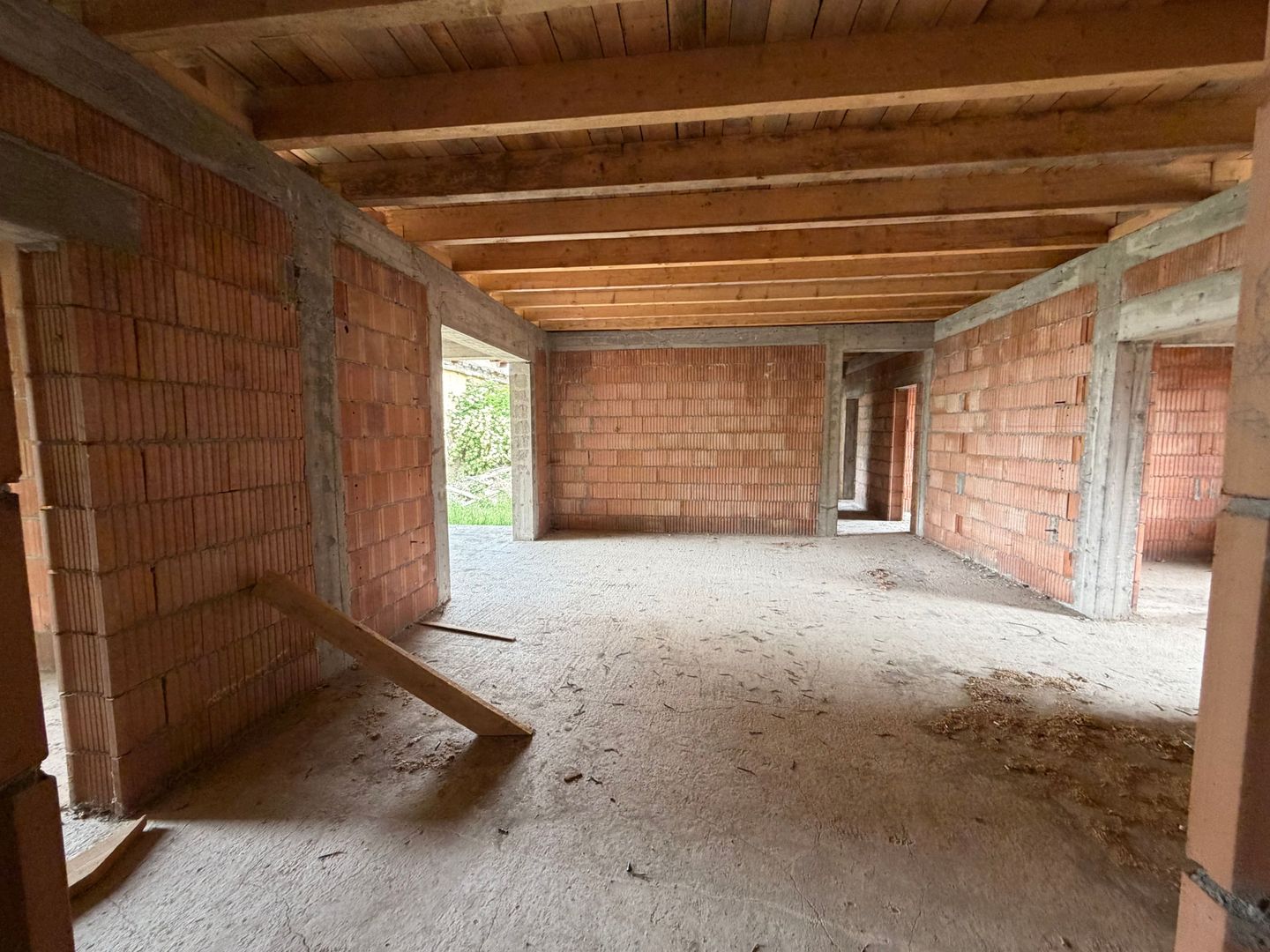 Casă de vânzare 260 mp utili + 1052 mp teren in centrul orasului Covasna - Poză 13