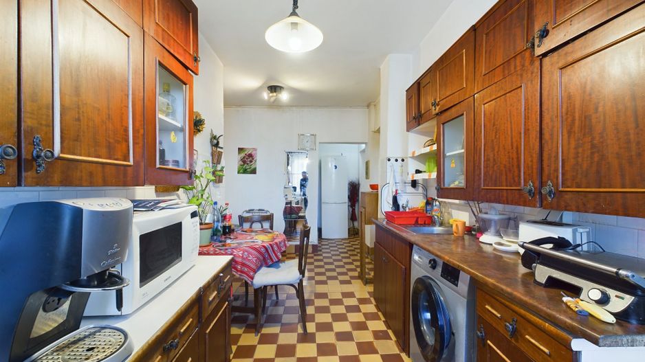 Apartament spațios cu 4 camere și 2 băi - Poză 7