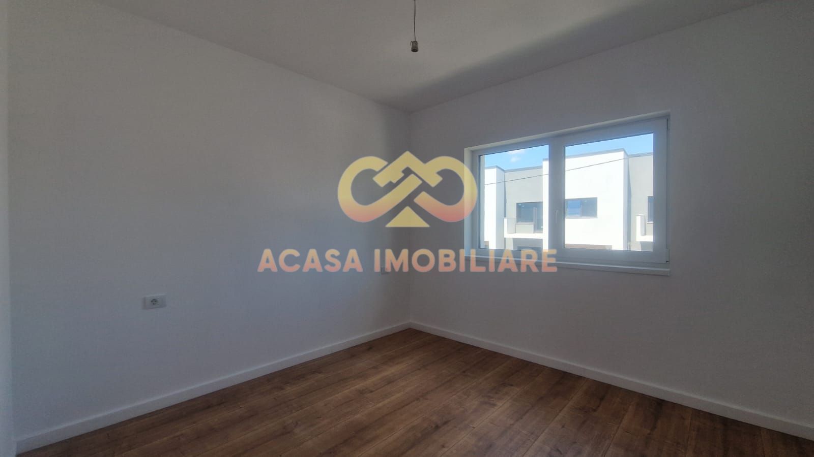 NOU APARTAMENT 4 CAMERE  101 MP CU GRADINA - Poză 19