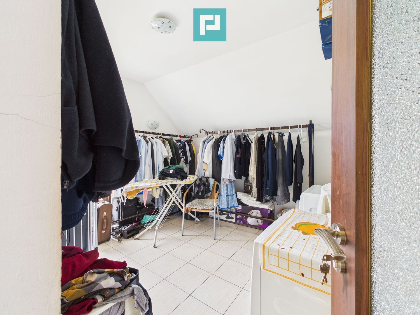 Vilă cu 6 camere și teren generos în Șagu - Poză 21