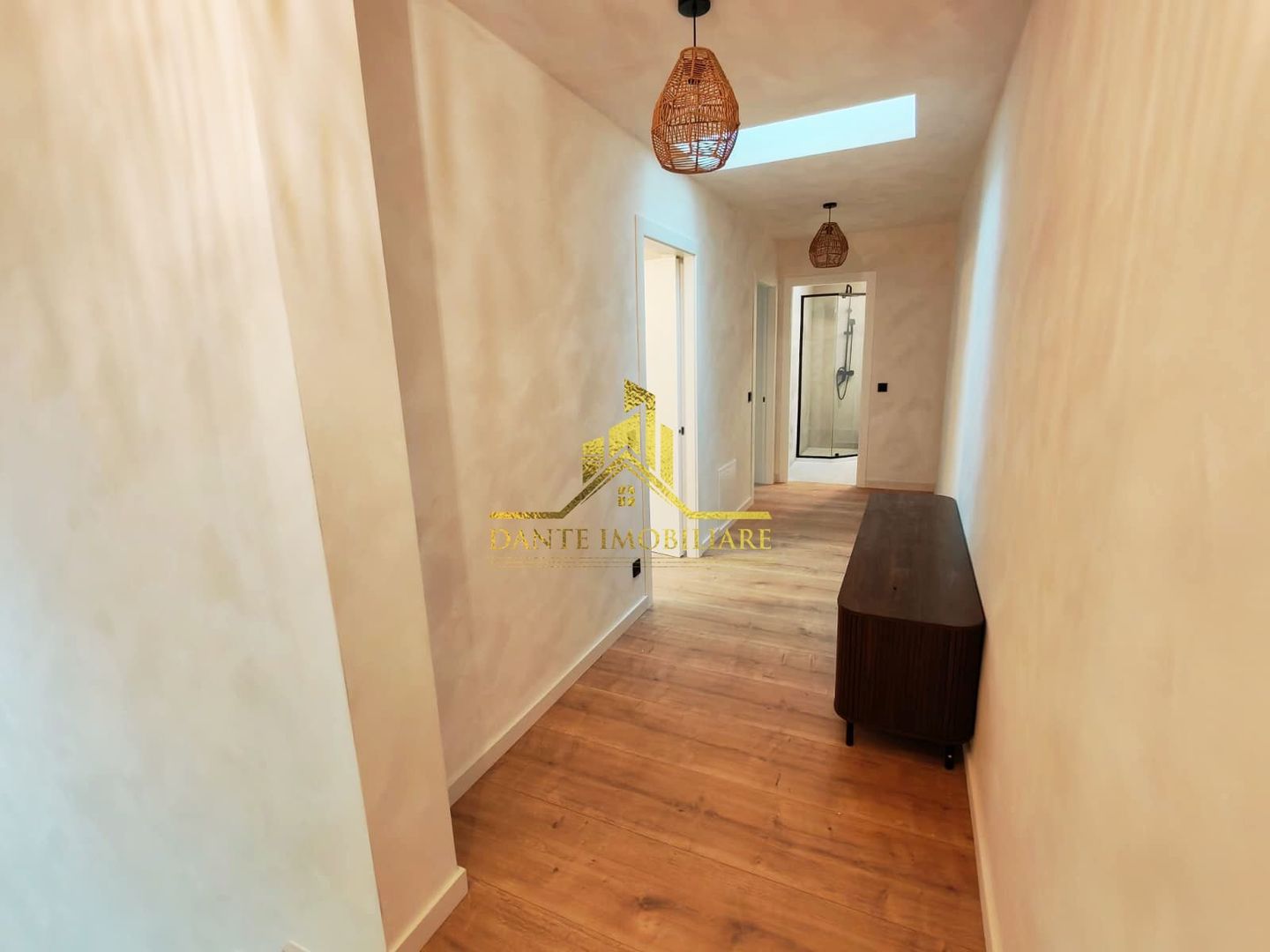 Casa, 3 camere, 2 bai, TOTUL NOU, ultrafinisata, parcare, Central - Poză 11