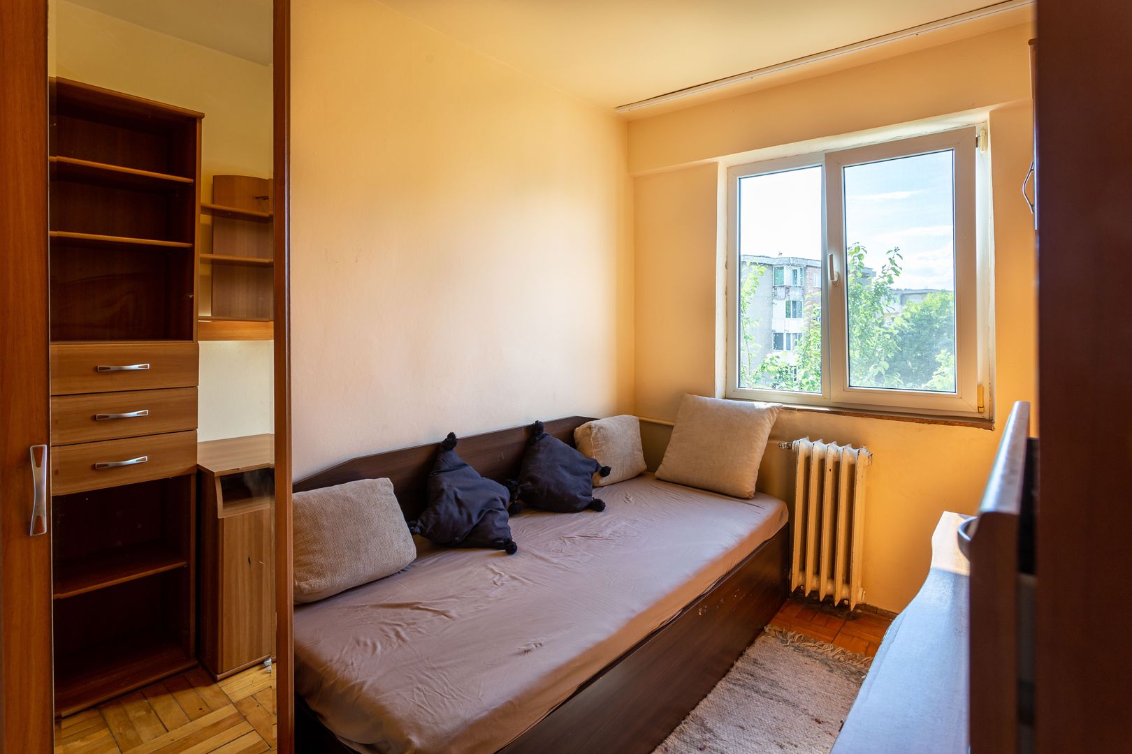 Ap cu 4 camere, la etajul 3, zona Kaufland, Banu Mărăcine - Poză 7