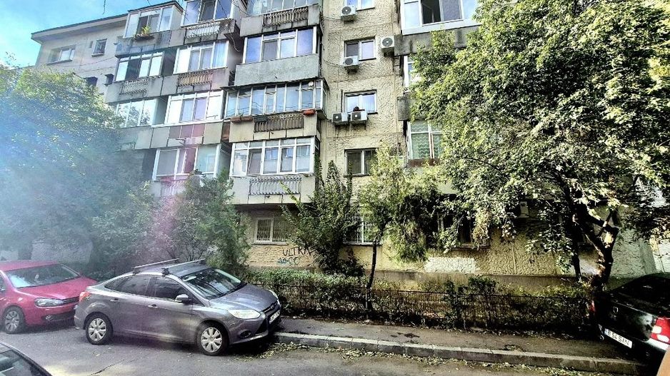 Ap decomandat 4 camere , 2 bai si 2 balcoane-zona Colentina bloc 1986 - Poză 25