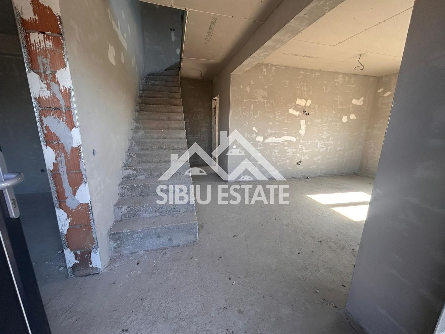 Casa duplex de vanzare 4 camere, 2 bai-s.u. 142 mp. PRET AVANTAJOS - Poză 17