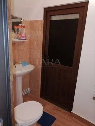 Va oferim spre vanzare casa cu 4 camere in zona Farmec - Poză 3