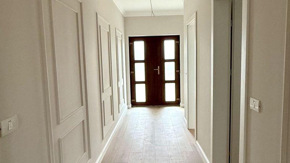 CASA TIP DUPLEX DESPARTIT PRIN GARAJ - Poză 14