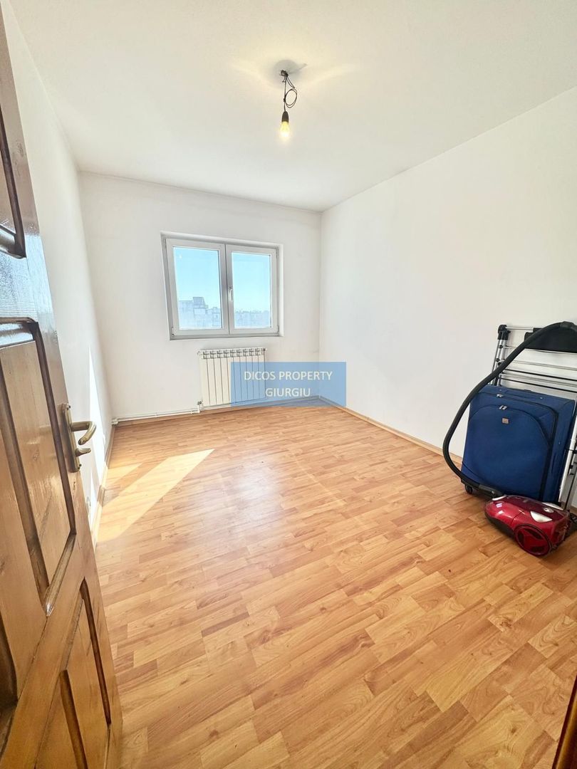 Apartament 3 camere de vânzare – Decebal - Poză 8