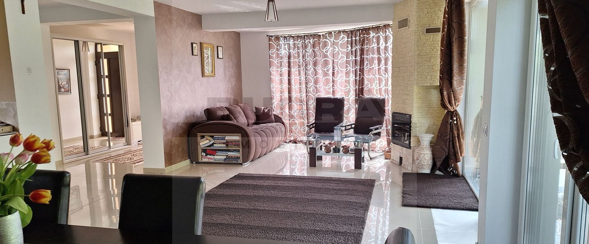 Vila noua - 2500 mp teren, finisata-mobilata, zona Odobesti - Poză 2
