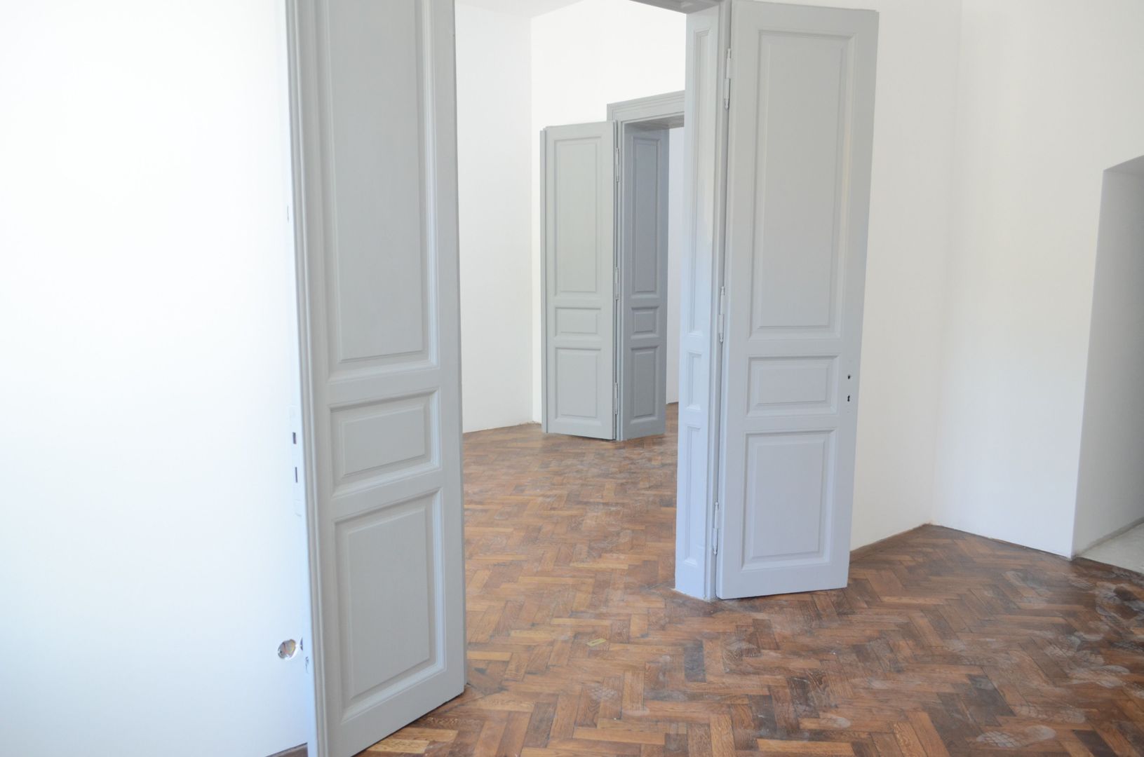 Apartament renovat in zona centrala - Poză 8