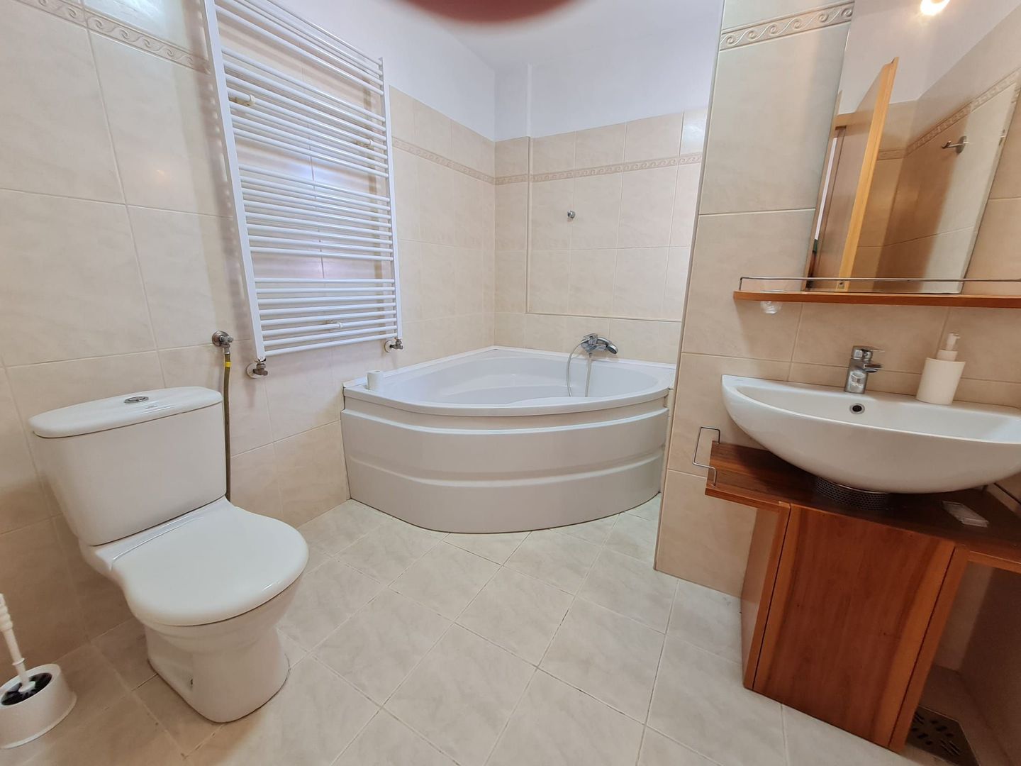 Apartament cu 3 camere de închiriat în zona Odobescu - Poză 8