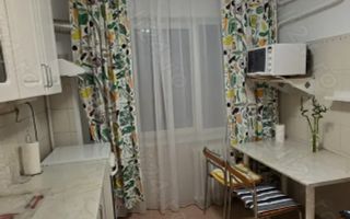 Apartament 3 camere renovat, decomandat, etaj 4, aproape de metrou - Poză 2