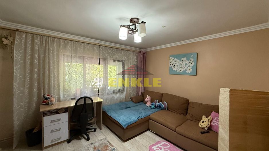 De vanzare apartament + teren generos în apropiere - Poză 10