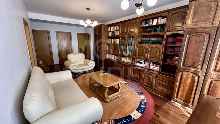 Inchiriere apartament 4 camere Andrei Muresanu Sud, garaj - Poză 3