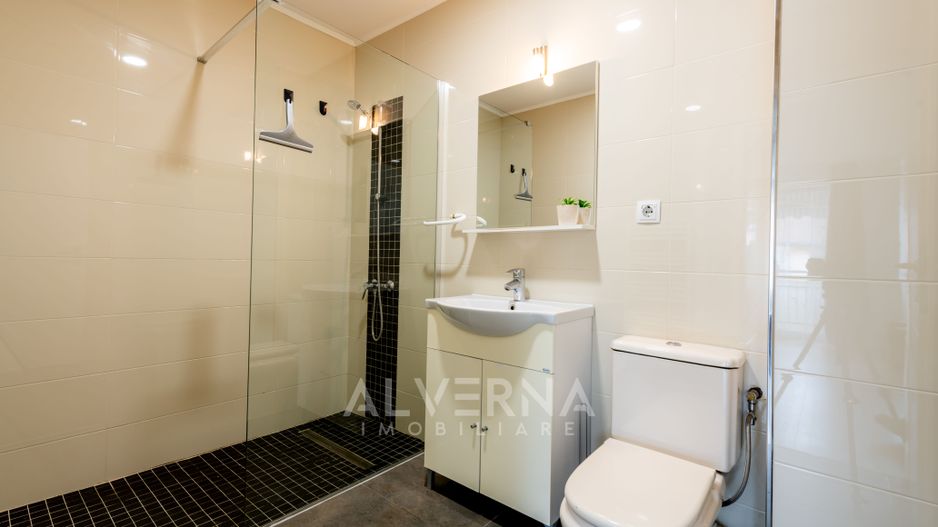 Inchiriere apartament 3 camera, 68mp + balcon, loc parcare, zona Terra - Poză 9