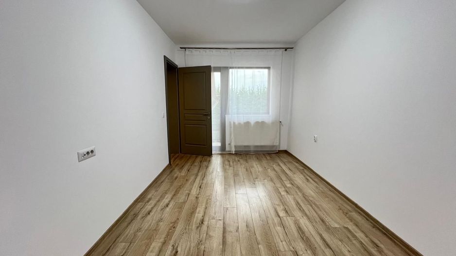 Casa cu 7 camere | 3 balcoane | Garaj | 220 mp + 80 mp curte | Cartier Panorama - Poză 12