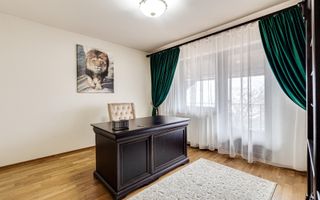 Vilă cu 7 camere de vânzare în zona Central - Poză 7