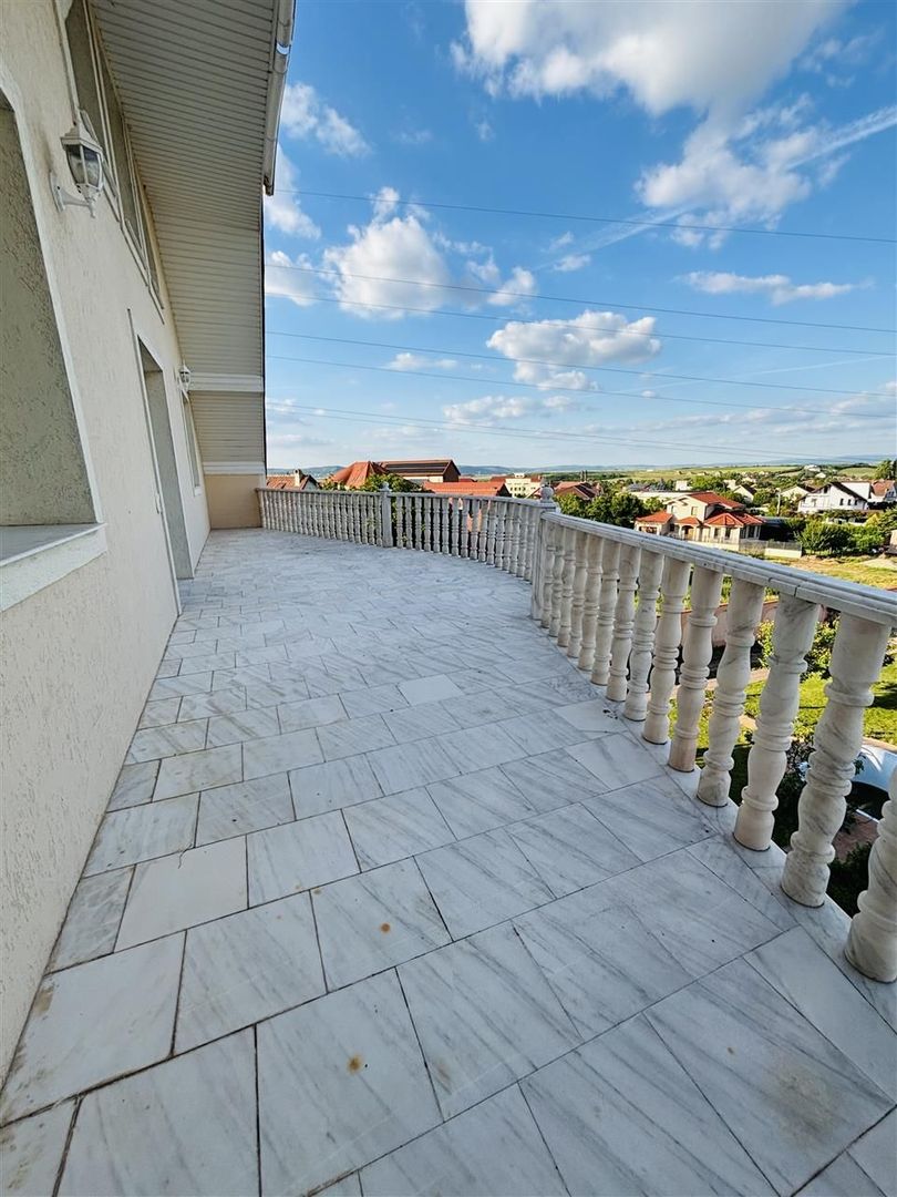 VILA CU 14 CAMERE SI 3405 MP TEREN IN SANMARTIN - Poză 25