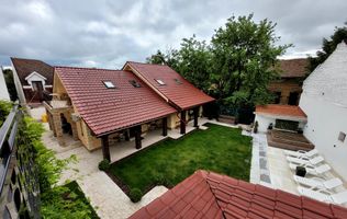 Pensiune 3 stele, ultracentral, Oradea. 700 000 E. Comision 0