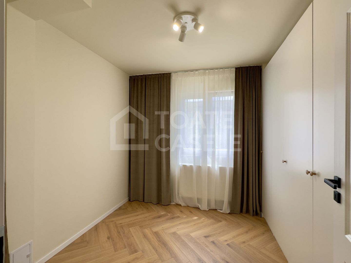 Apartament 3 camere, mobilat, utilat, zona Diana - Poză 2