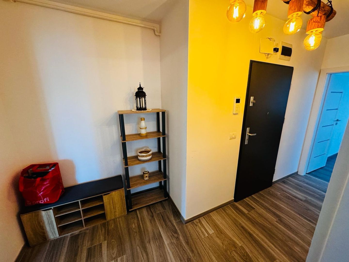 Apartament de inchiriat 3 camere 2 Baii Micalaca, parcare, bloc nou - Poză 20