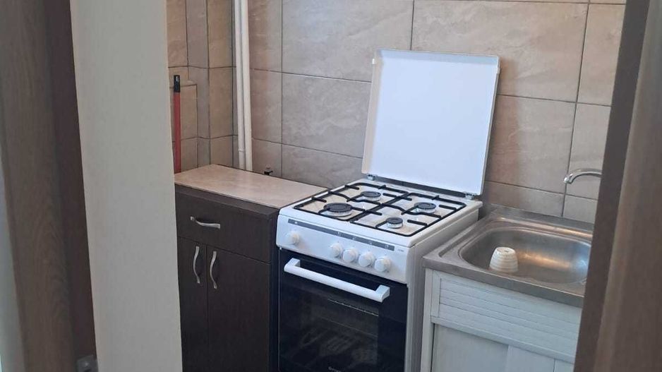 Garsoniera renovata, Costin Georgian, mobilata complet, metrou aproape - Poză 5