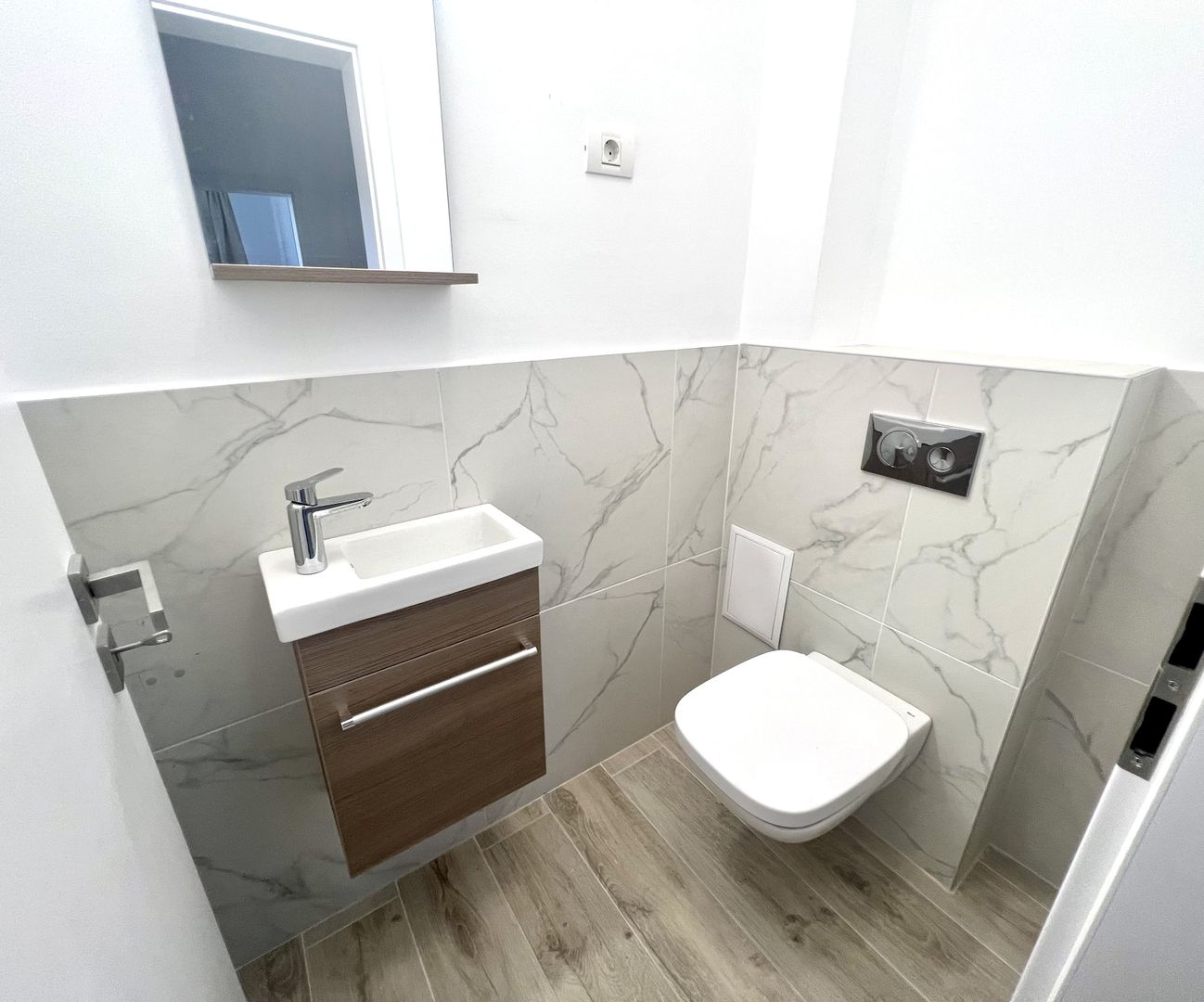 APARTAMENT CU LOC DE PARCARE - Poză 8