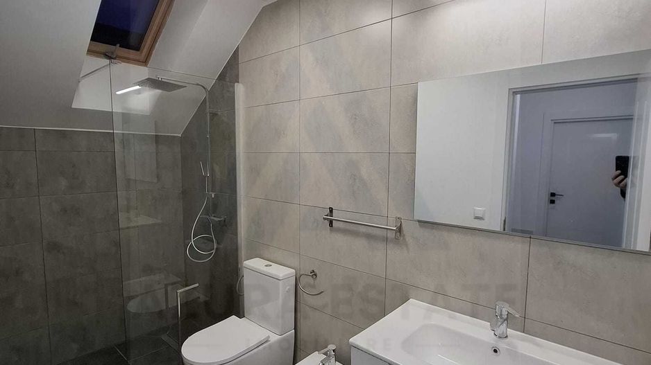Casă premium prima inchiriere 4 camere 3 bai curte 100 mp Cisnadie - Poză 6