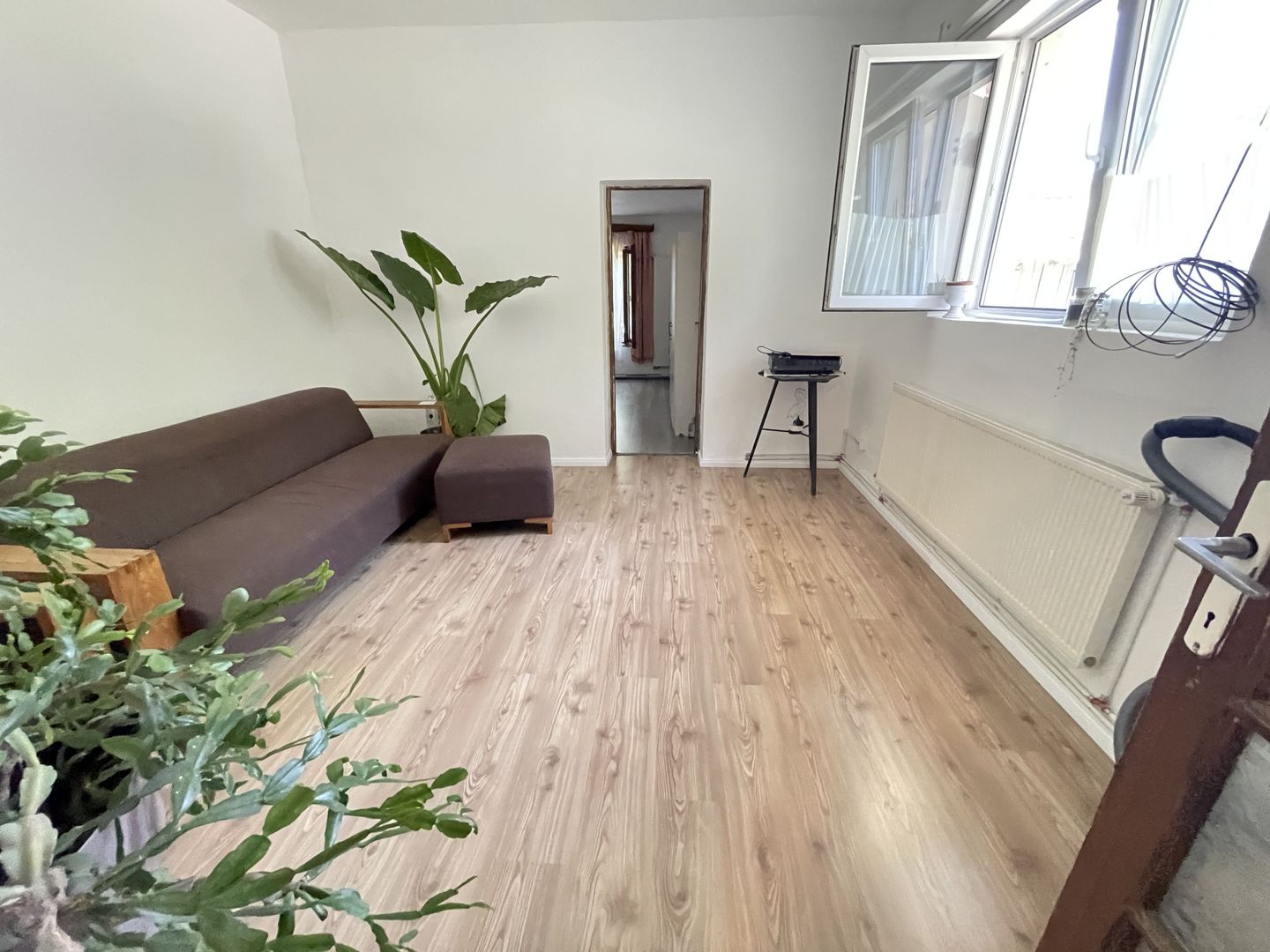 Casă la curte comuna în zona Balcescu - Poză 7