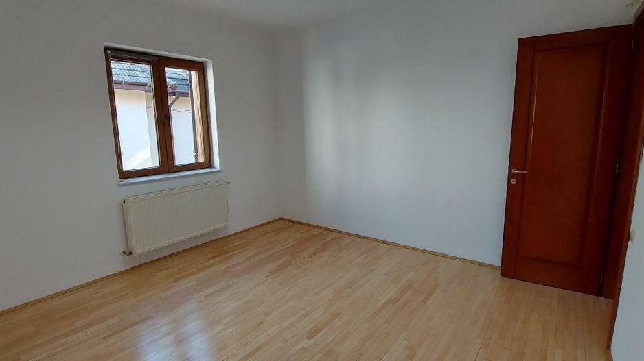 Vila de vanzare direct de la proprietar. - Poză 9