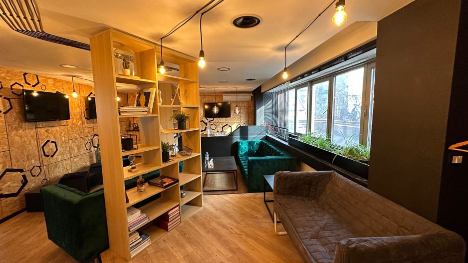 Spatiu în clădire de birouri - Poză 13