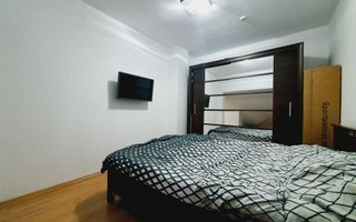 Apartament cu 4 camere de vanzare, Cetate - Poză 3