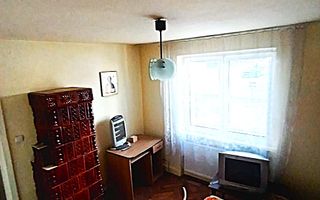Vand apartament decomandat spatios cu 2 camere in Oravita. Comision ,,0'' - Poză 14